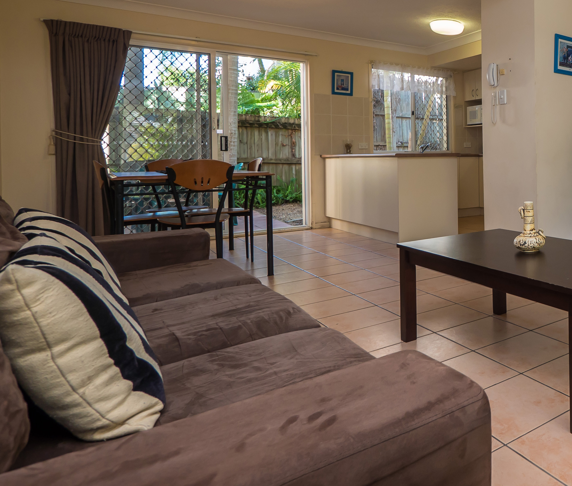 Isle Of Palms Resort Accommodation – Lounge Room Isle Of Palms Resort Accommodation - Lounge Room