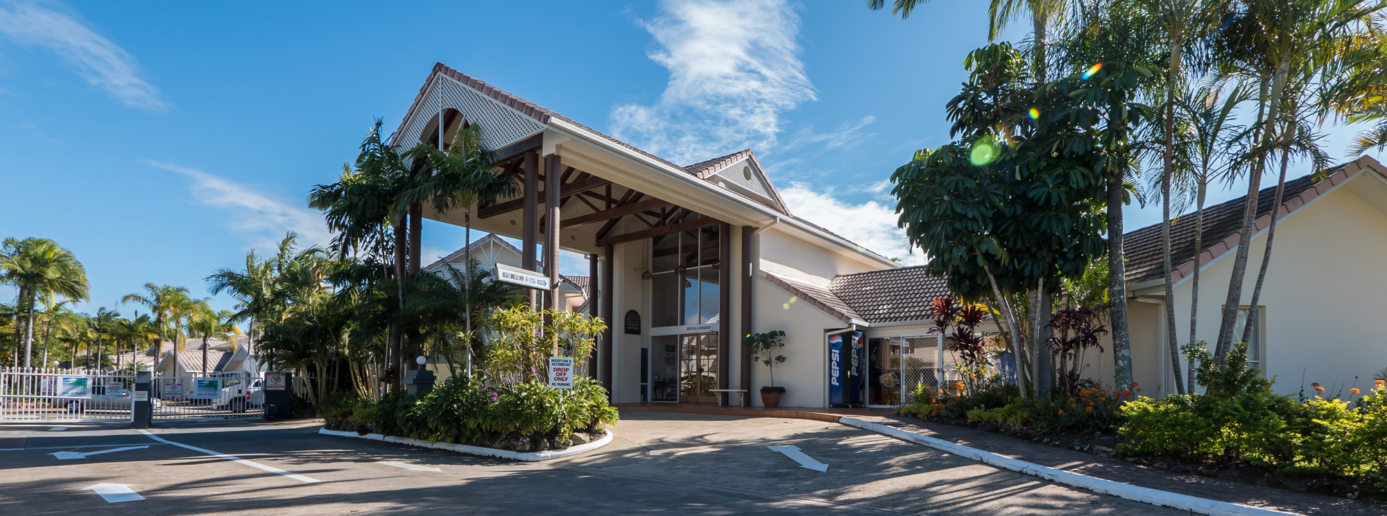 Isle Of Palms Resort Entry