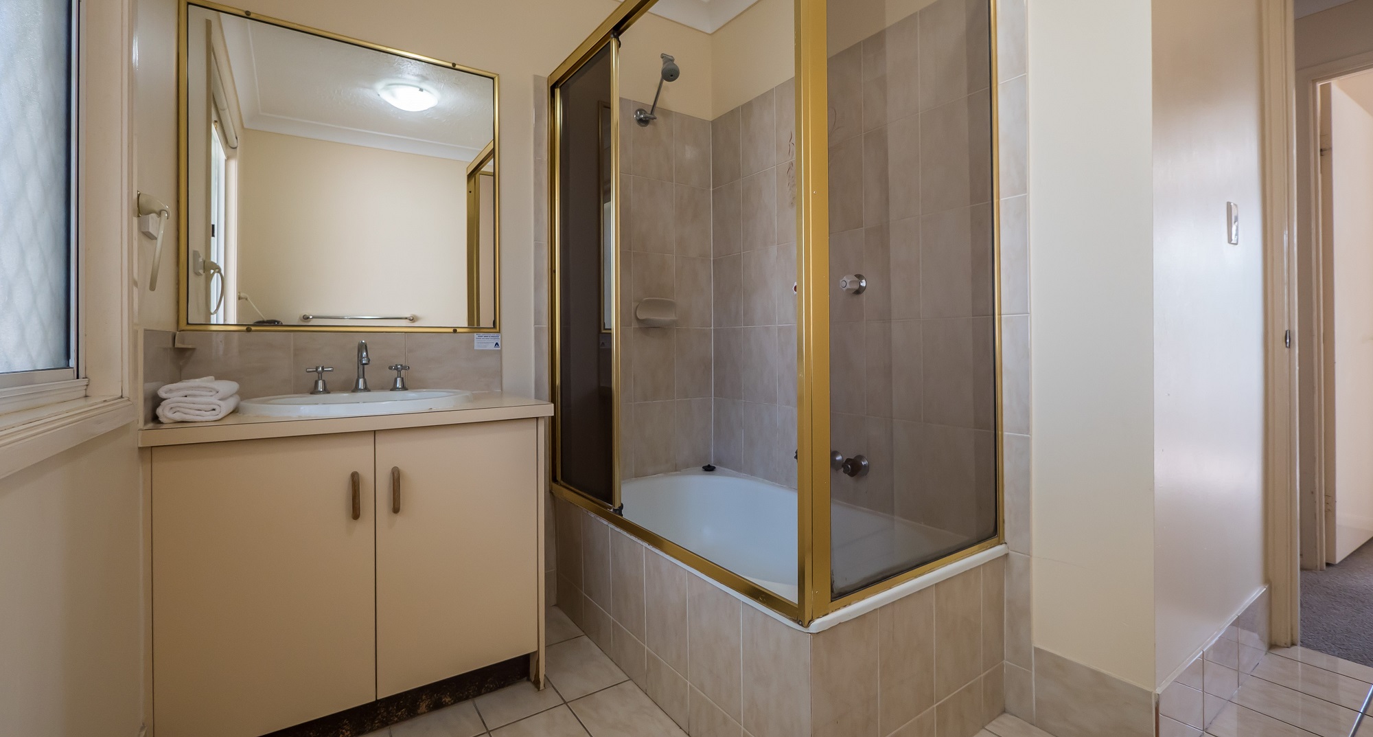 Isle of Palms Resort Accommodation - Bathroom