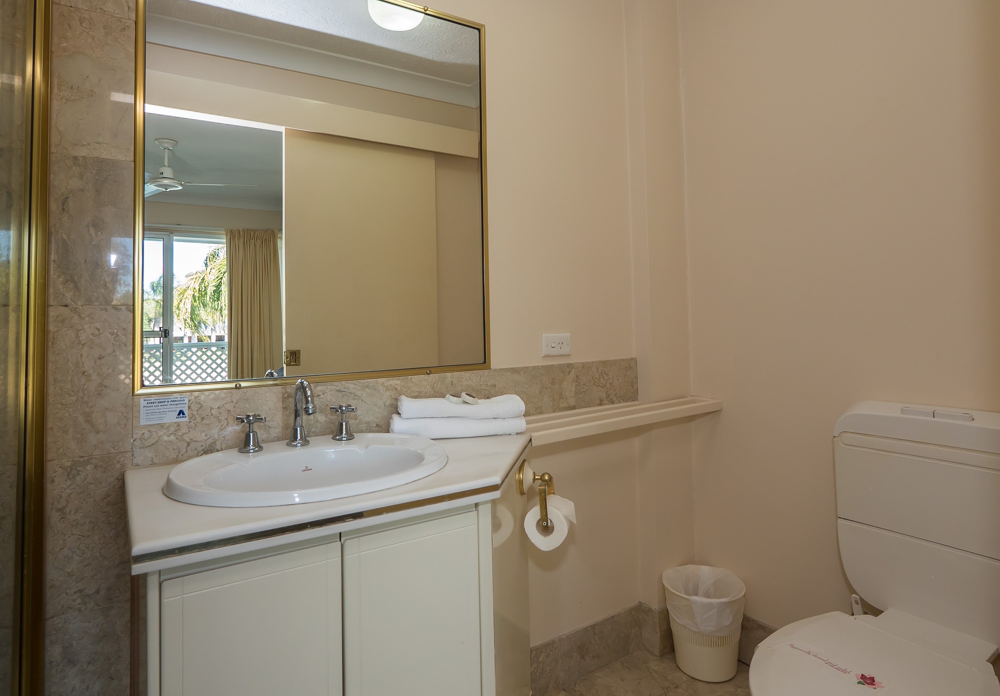 Isle of Palms Resort Accommodation - Bathroom