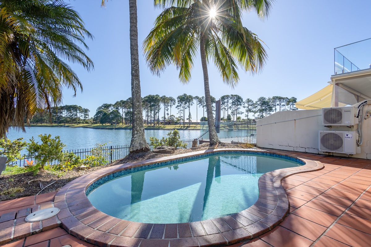 4 Bedroom Villa with Private Pool