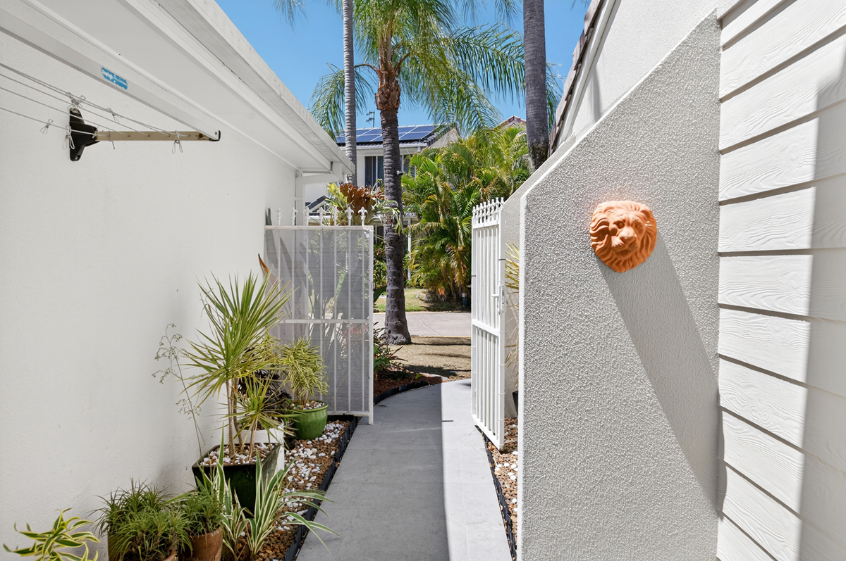 3 Bedroom Waterfront Townhouse