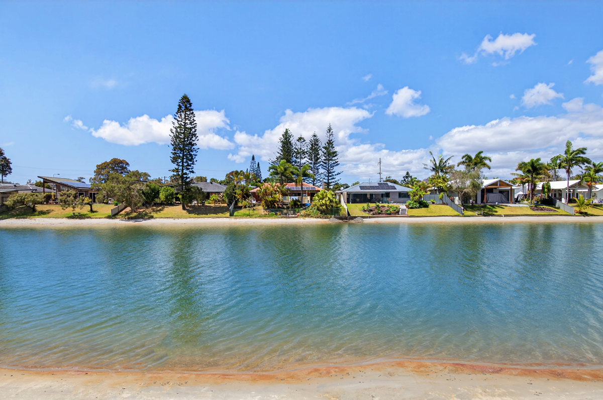 4 Bedroom Waterfront Townhouse